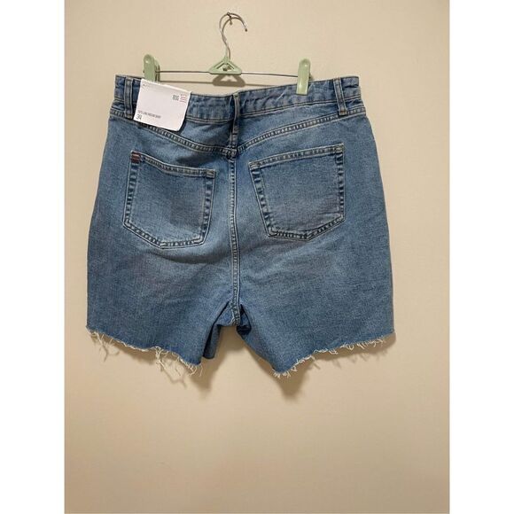 NWT Urban Outfitters BDG 90s Denim Shorts Long Inseam Distressed Cutoffs size 34 - Picture 6 of 9